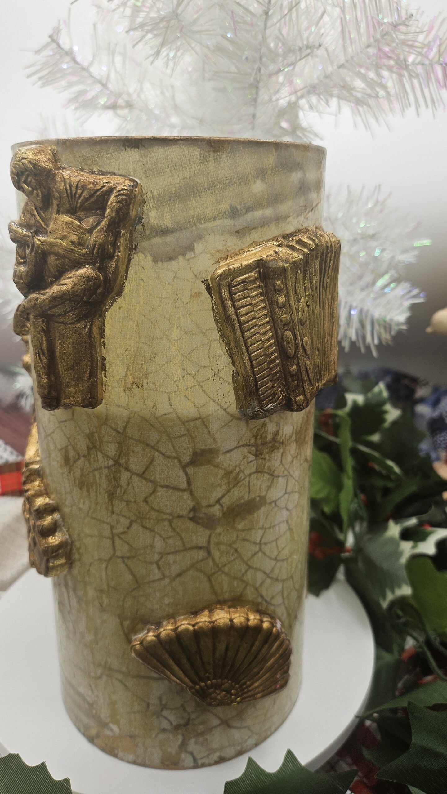 Musical Motif LED Candle Vase – 11”x15” Handcrafted Gold Figurine | Vintage Music Scene Lighted - Image 4